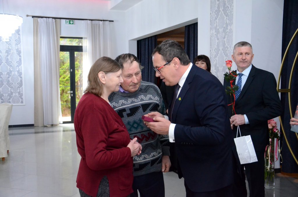 Przeżyli razem 50 lat. Złote Gody w Kadzidle. Jubileusz świętowało 18 par [25.11.2021] - zdjęcie #36 - eOstroleka.pl