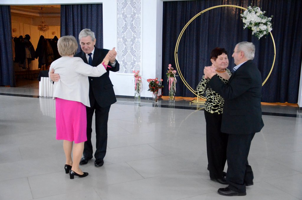 Przeżyli razem 50 lat. Złote Gody w Kadzidle. Jubileusz świętowało 18 par [25.11.2021] - zdjęcie #29 - eOstroleka.pl