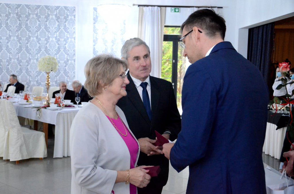 Przeżyli razem 50 lat. Złote Gody w Kadzidle. Jubileusz świętowało 18 par [25.11.2021] - zdjęcie #17 - eOstroleka.pl