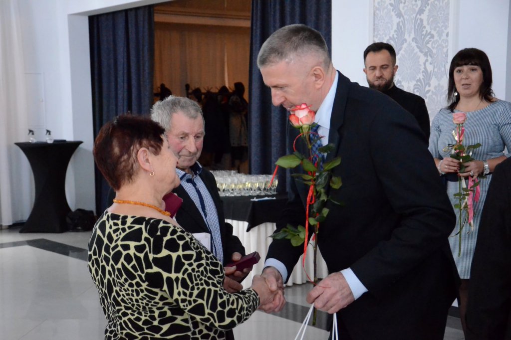 Przeżyli razem 50 lat. Złote Gody w Kadzidle. Jubileusz świętowało 18 par [25.11.2021] - zdjęcie #11 - eOstroleka.pl