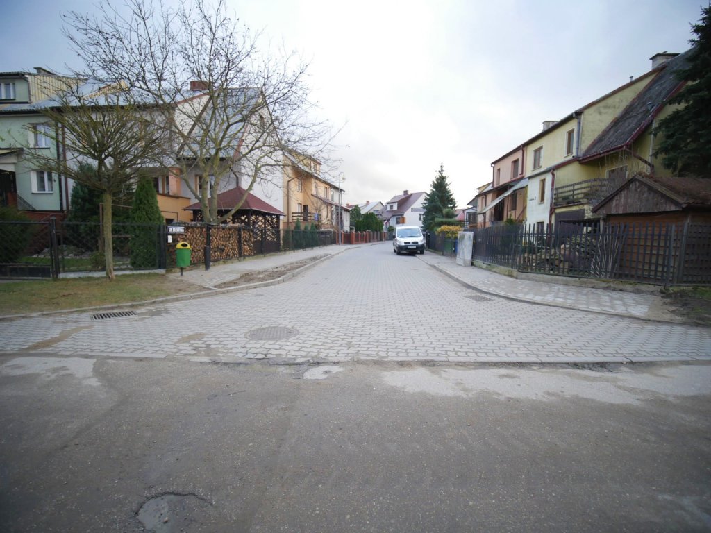 Wzdłuż ulicy Błękitnej wykonano nowy chodnik [25.11.2021] - zdjęcie #13 - eOstroleka.pl
