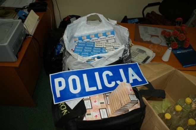 12tysięcy paczek papierosów (26-01-2011) - zdjęcie #3 - eOstroleka.pl