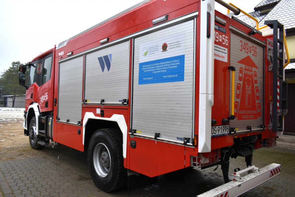 Strażacy ochotnicy z Lipnik mają nowy wóz ratowniczo-gaśniczy [26.11.2021] - zdjęcie #5 - eOstroleka.pl