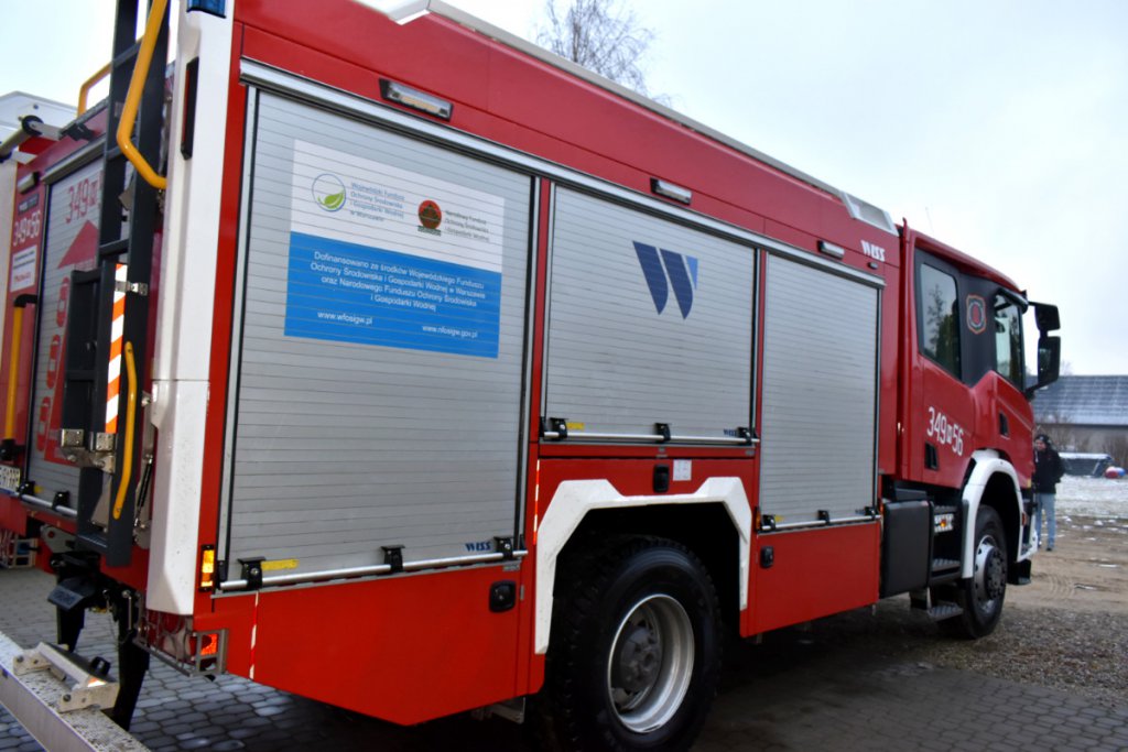 Strażacy ochotnicy z Lipnik mają nowy wóz ratowniczo-gaśniczy [26.11.2021] - zdjęcie #10 - eOstroleka.pl