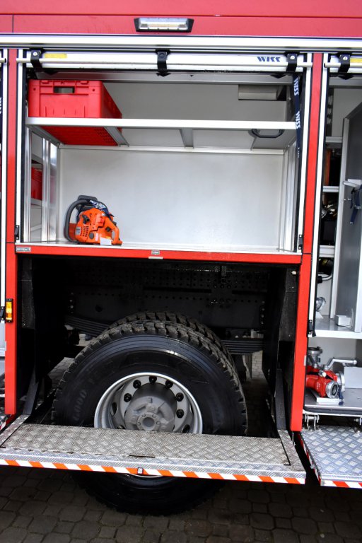Strażacy ochotnicy z Lipnik mają nowy wóz ratowniczo-gaśniczy [26.11.2021] - zdjęcie #18 - eOstroleka.pl