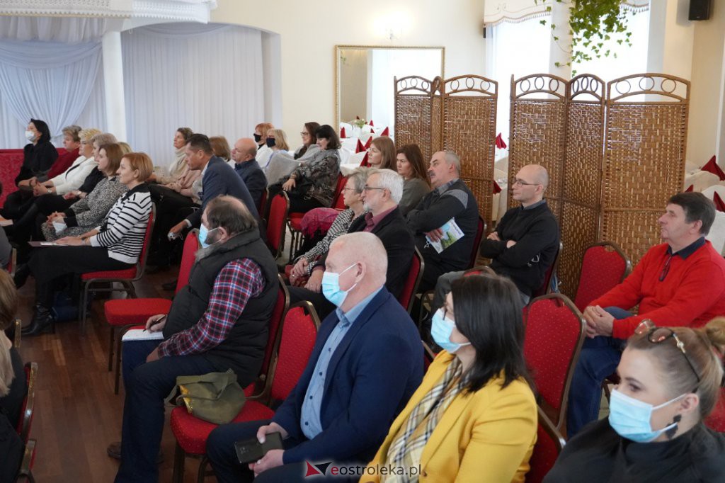Konferencja historyczna o ziemiach nadorzańskich „Od przeszłości do teraźniejszości” - zdjęcie #13 - eOstroleka.pl