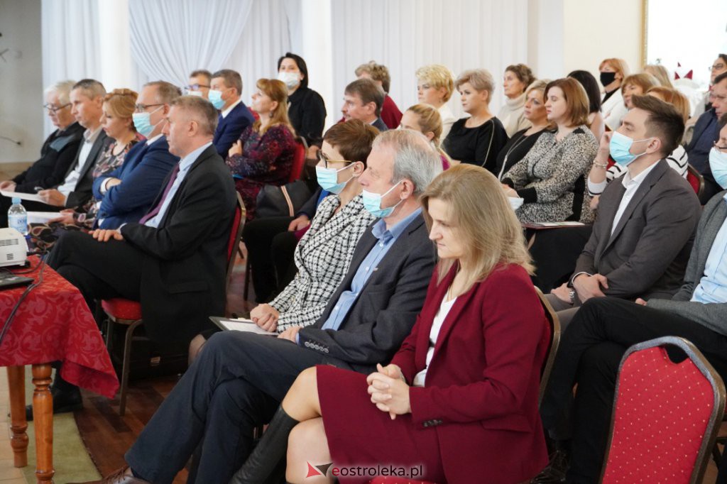 Konferencja historyczna o ziemiach nadorzańskich „Od przeszłości do teraźniejszości” - zdjęcie #14 - eOstroleka.pl