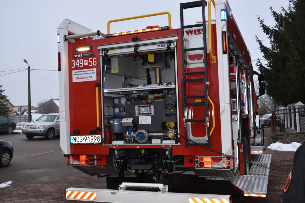 Nowy wóz strażacki dla OSP Lipniki oficjalnie poświęcony [28.11.2021] - zdjęcie #22 - eOstroleka.pl