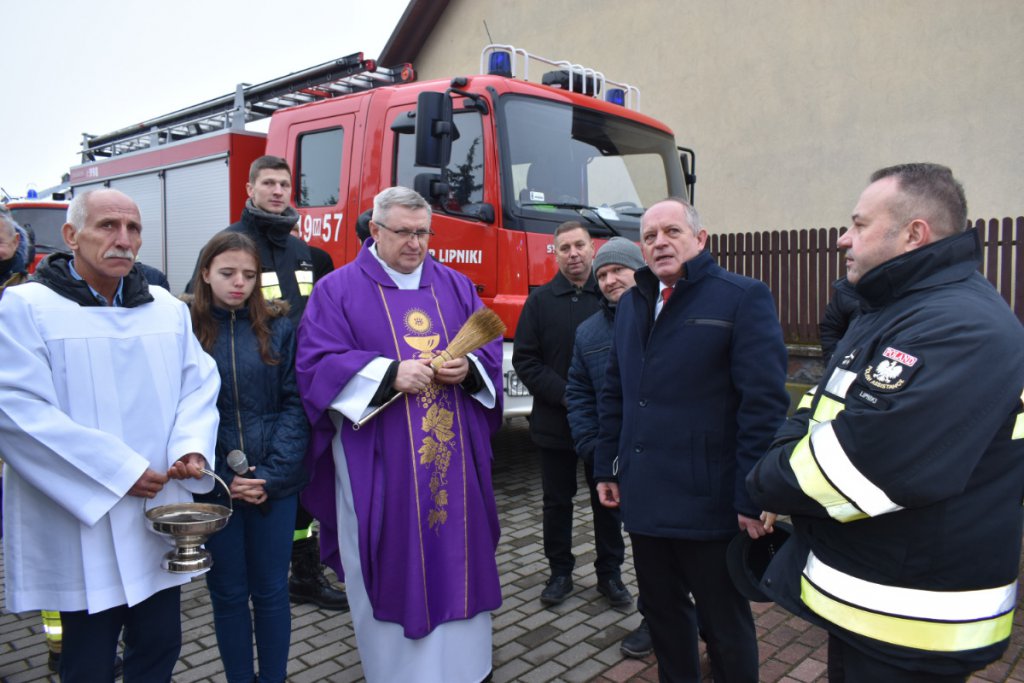Nowy wóz strażacki dla OSP Lipniki oficjalnie poświęcony [28.11.2021] - zdjęcie #2 - eOstroleka.pl