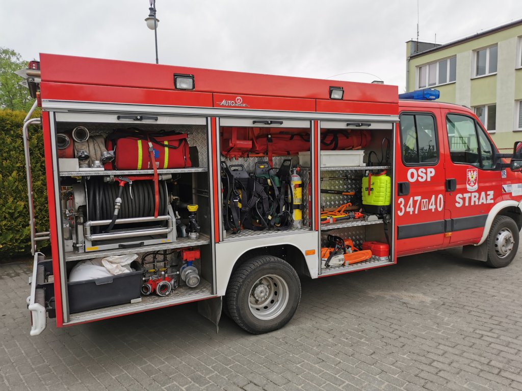 Nowy sprzęt dla strażaków ochotników z Ostrołęki. To prezent od władz miasta i Mazowsza [30.11.2021] - zdjęcie #9 - eOstroleka.pl