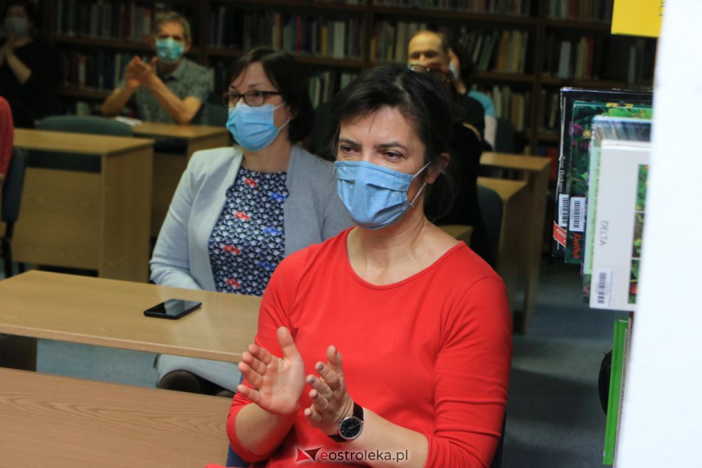 Gawrońska o Norwidzie w ostrołęckiej bibliotece [30.11.2021] - zdjęcie #12 - eOstroleka.pl