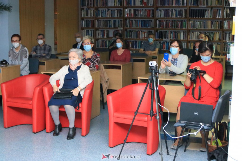 Gawrońska o Norwidzie w ostrołęckiej bibliotece [30.11.2021] - zdjęcie #3 - eOstroleka.pl