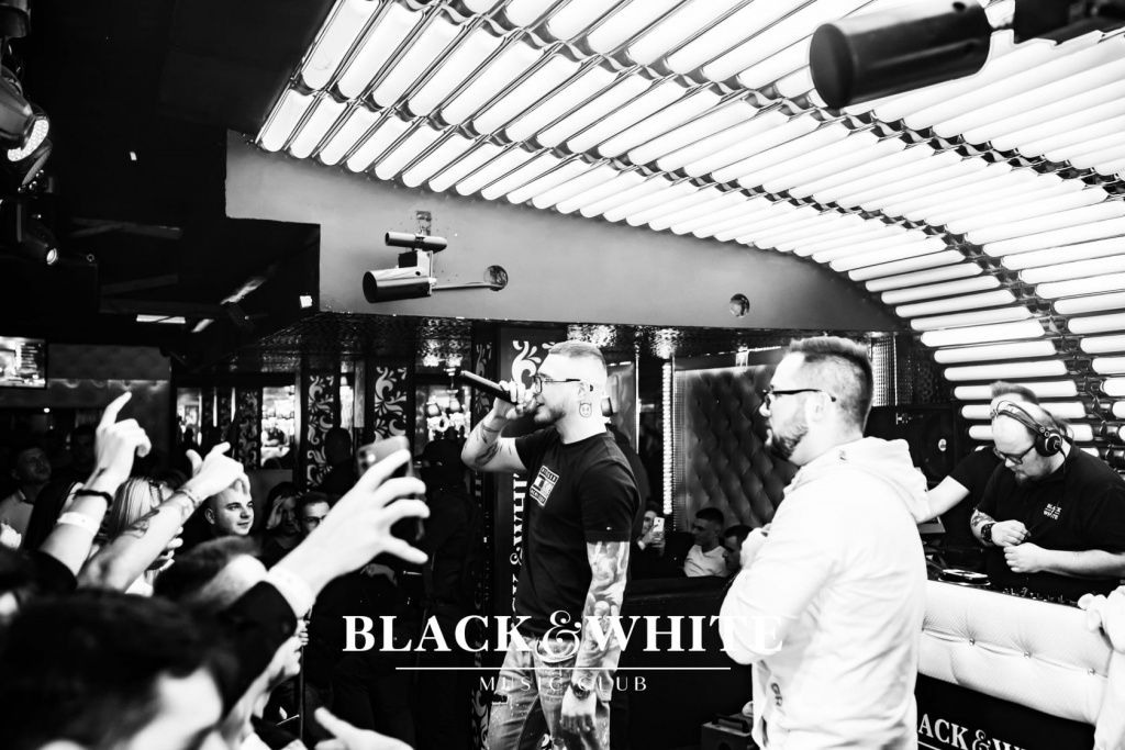 Kubańczyk w Clubie Black&White [19.11.2021] - zdjęcie #80 - eOstroleka.pl