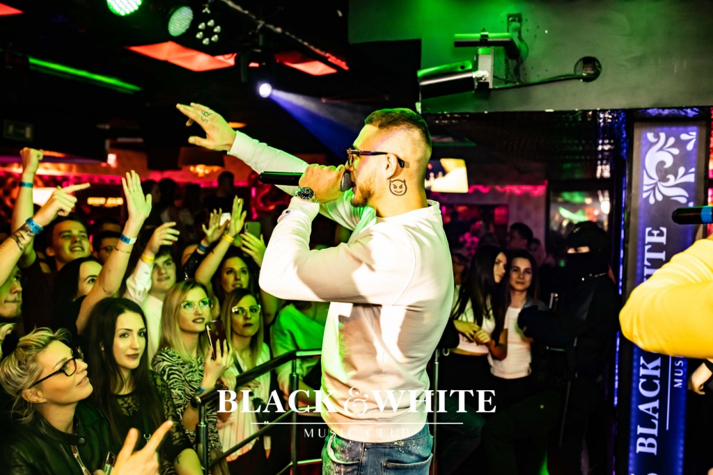 Kubańczyk w Clubie Black&White [19.11.2021] - zdjęcie #58 - eOstroleka.pl