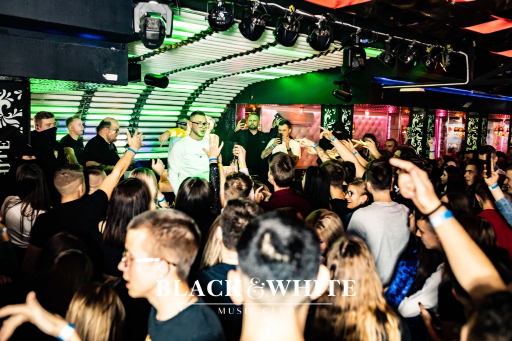 Kubańczyk w Clubie Black&White [19.11.2021] - zdjęcie #40 - eOstroleka.pl