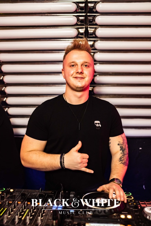 Kubańczyk w Clubie Black&White [19.11.2021] - zdjęcie #33 - eOstroleka.pl