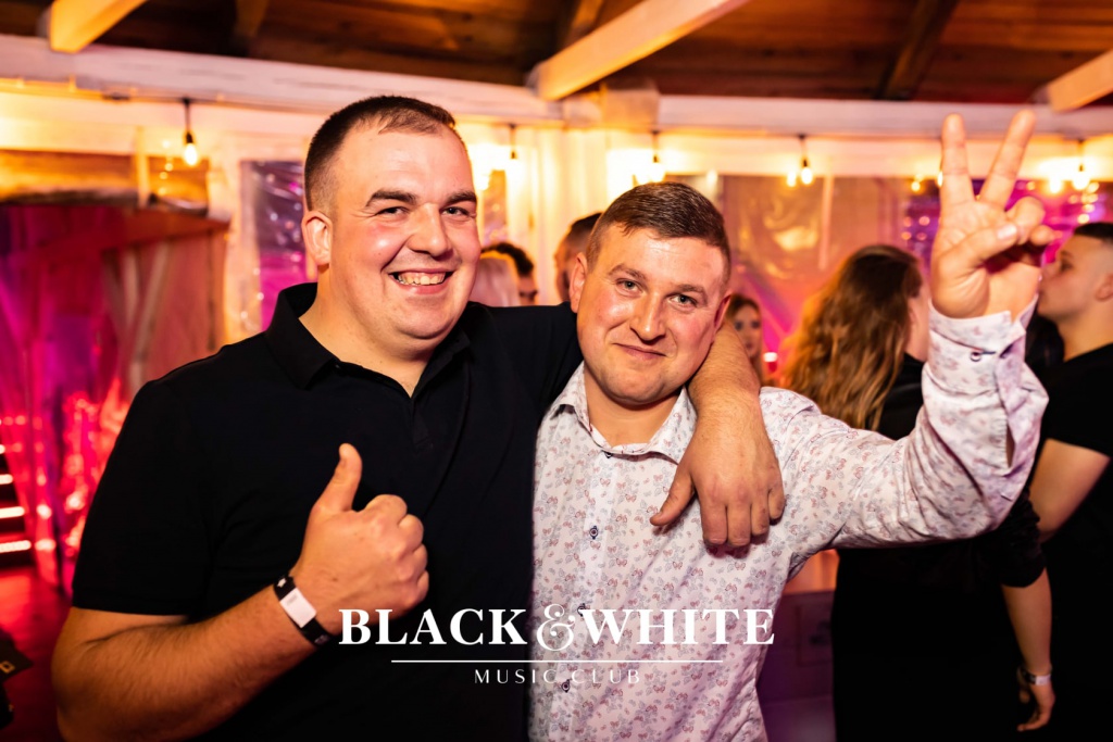 Gorące trzydziestki w Clubie Black&White [20.11.2021] - zdjęcie #28 - eOstroleka.pl