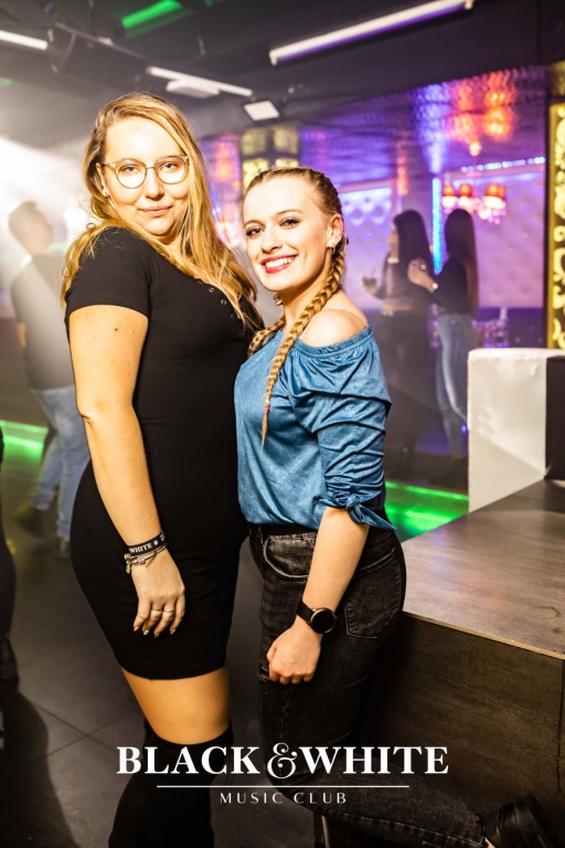 Gorące trzydziestki w Clubie Black&White [20.11.2021] - zdjęcie #32 - eOstroleka.pl
