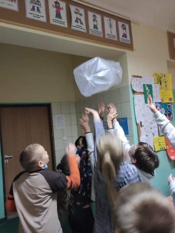 „Laboratorium bystrzaka” w SP 5 w Ostrołęce - zdjęcie #29 - eOstroleka.pl