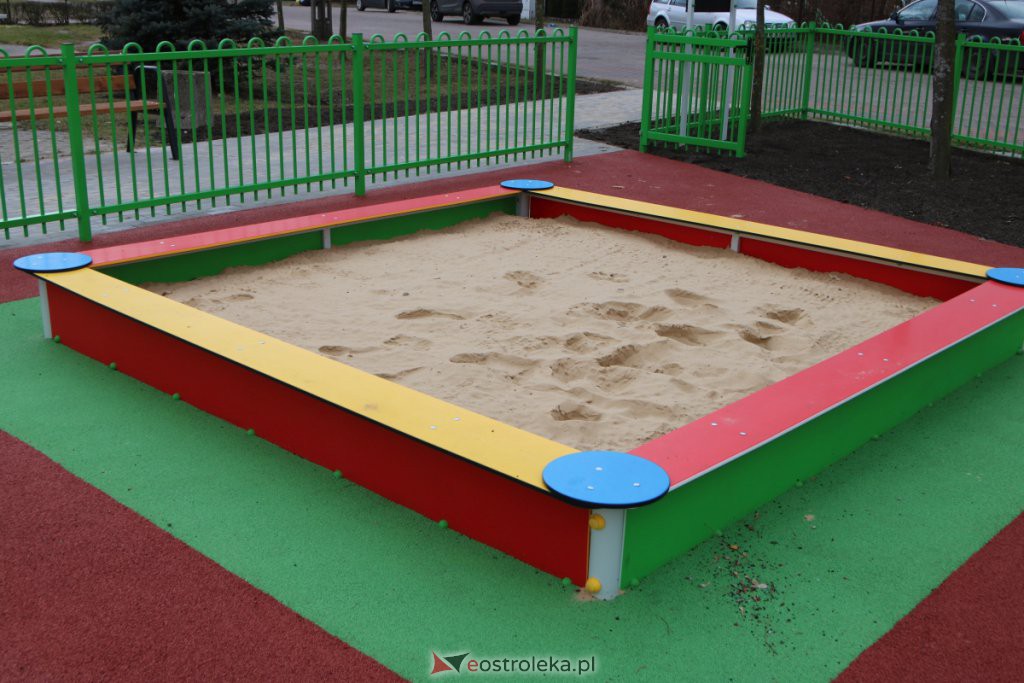 Odbiór placu zabaw przy ul. Sobieskiego w Ostrołęce [03.12.2021] - zdjęcie #18 - eOstroleka.pl