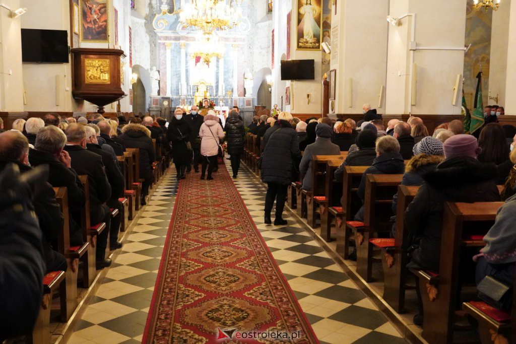 Pożegnanie śp. Mariana Krupińskiego. Uroczystości pogrzebowe w Wąsewie [03.12.2021] - zdjęcie #12 - eOstroleka.pl