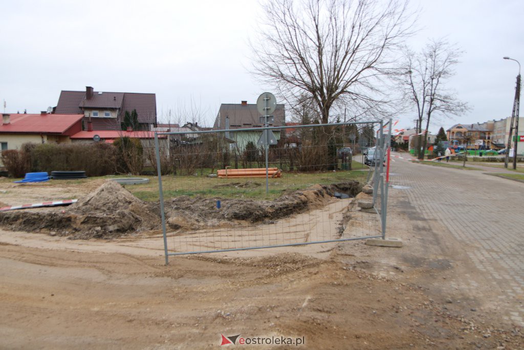 Budowa ulicy Nadnarwiańśkiej (03.12.2021] - zdjęcie #5 - eOstroleka.pl