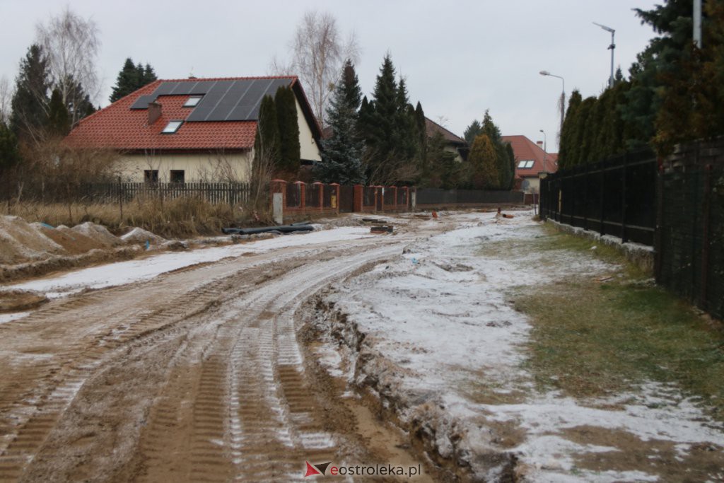Budowa ulicy Nadnarwiańśkiej (03.12.2021] - zdjęcie #12 - eOstroleka.pl