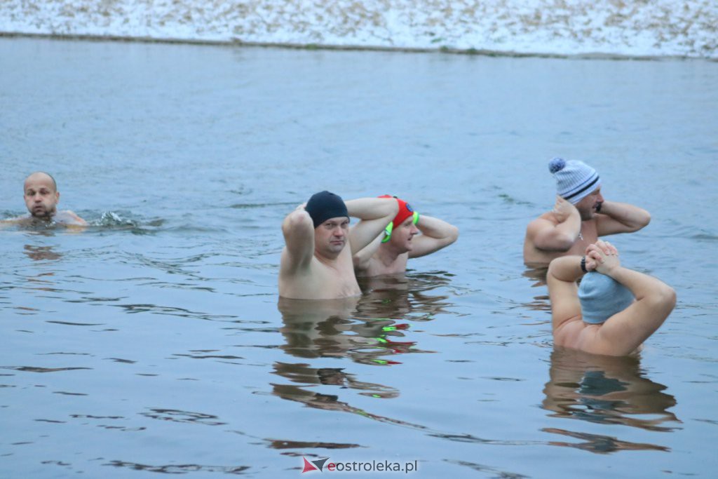 Kolejna sobota z Morsami na plaży miejskiej w Ostrołęce [4.12.2021] - zdjęcie #21 - eOstroleka.pl