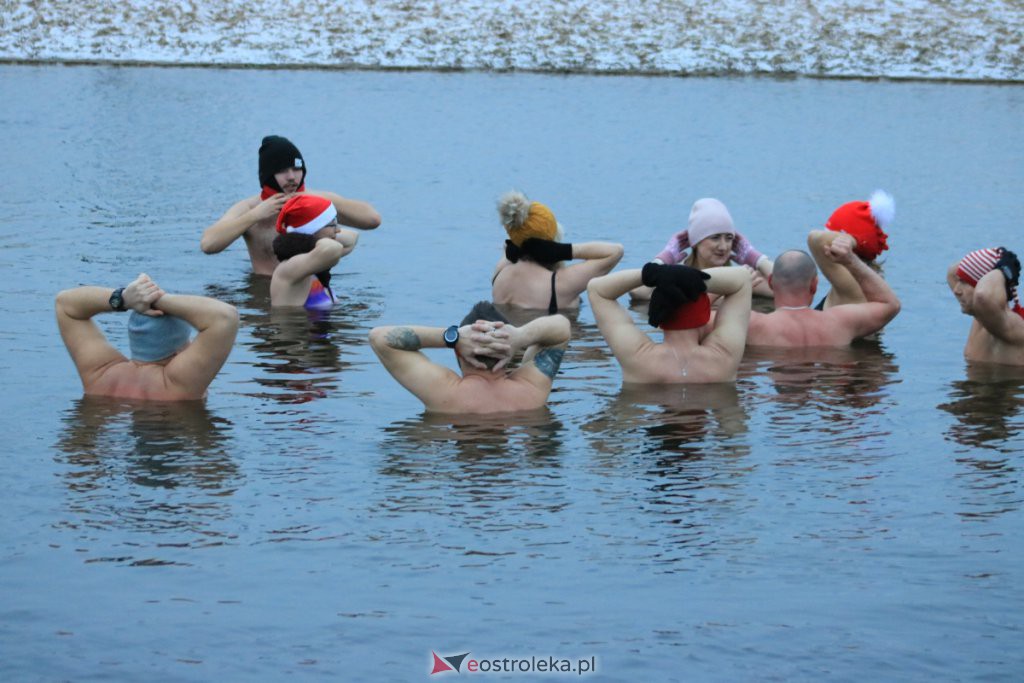 Kolejna sobota z Morsami na plaży miejskiej w Ostrołęce [4.12.2021] - zdjęcie #17 - eOstroleka.pl