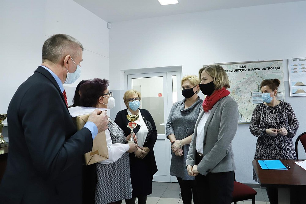Zasłużeni krwiodawcy z Ostrołęki i okolic nagrodzeni [06.12.2021] - zdjęcie #10 - eOstroleka.pl