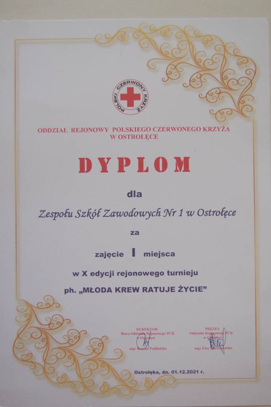 Młodzi krwiodawcy z „metalówki” laureatami konkursu Polskiego Czerwonego Krzyża [9.12.2021] - zdjęcie #5 - eOstroleka.pl