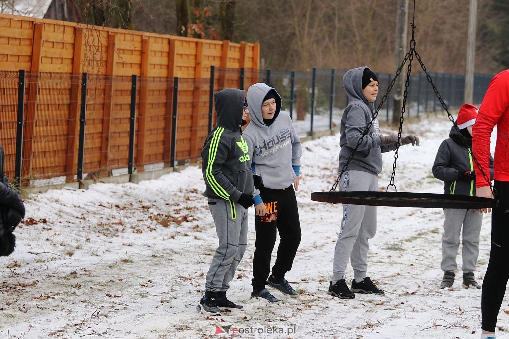 Wigilia na sportowo w Aleksandrowie [11.12.2021] - zdjęcie #24 - eOstroleka.pl