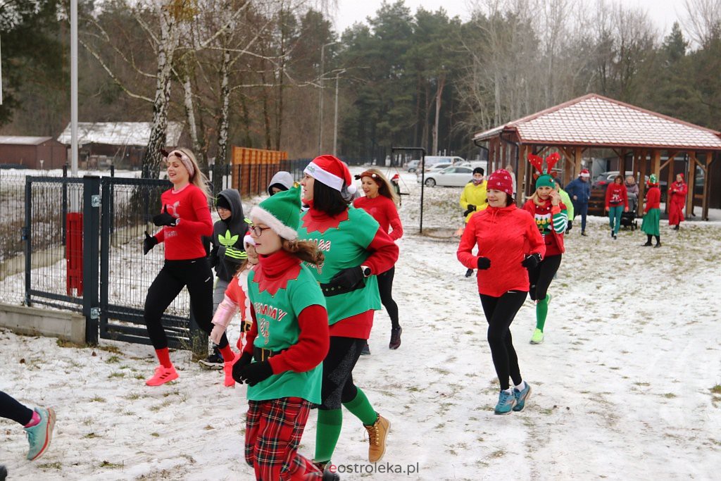 Wigilia na sportowo w Aleksandrowie [11.12.2021] - zdjęcie #40 - eOstroleka.pl