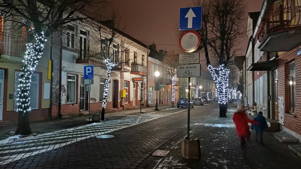 Świąteczne ozdoby już cieszą mieszkańców Ostrołęki [11.12.2021] - zdjęcie #28 - eOstroleka.pl