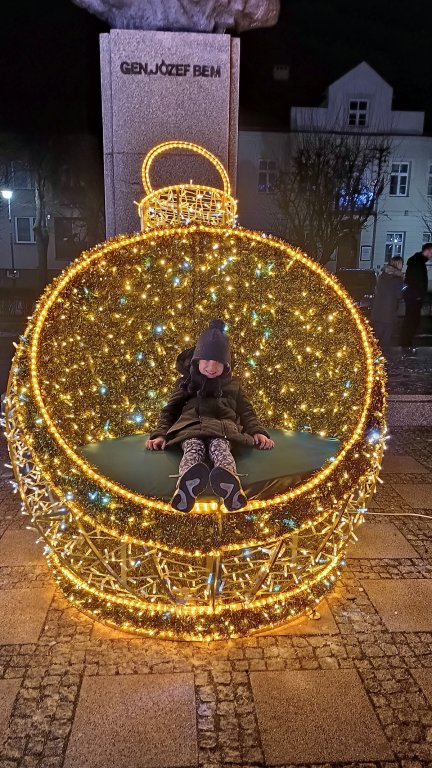Świąteczne ozdoby już cieszą mieszkańców Ostrołęki [11.12.2021] - zdjęcie #35 - eOstroleka.pl