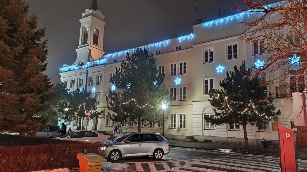 Świąteczne ozdoby już cieszą mieszkańców Ostrołęki [11.12.2021] - zdjęcie #40 - eOstroleka.pl