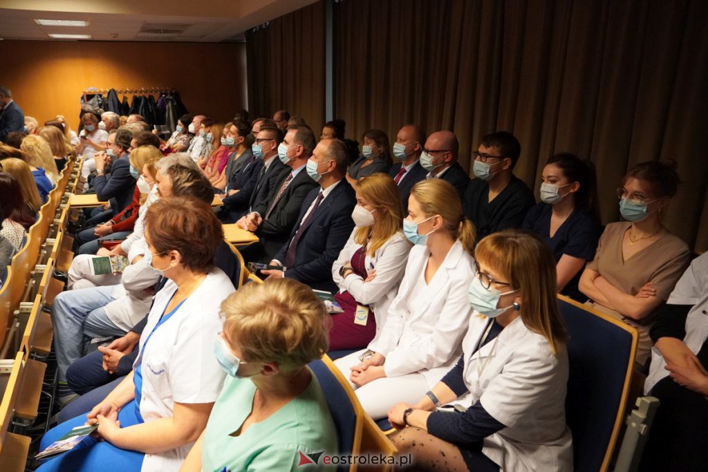 Uroczyste otwarcie Pododdziału Chirurgii Naczyniowej w szpitalu w Ostrołęce [16.12.2021] - zdjęcie #47 - eOstroleka.pl