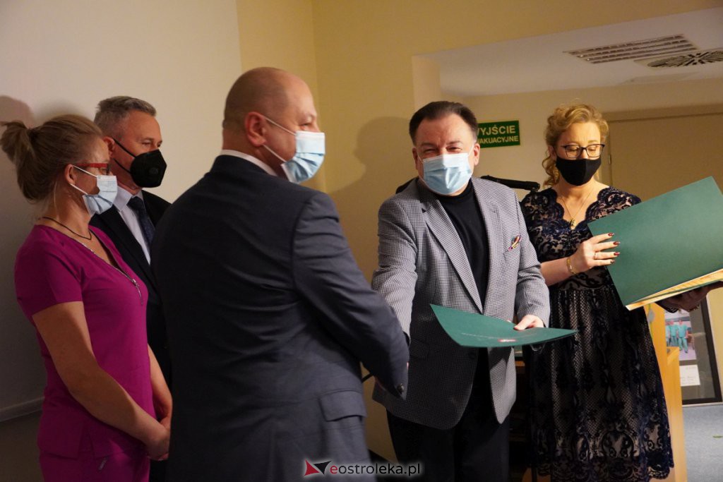 Uroczyste otwarcie Pododdziału Chirurgii Naczyniowej w szpitalu w Ostrołęce [16.12.2021] - zdjęcie #104 - eOstroleka.pl