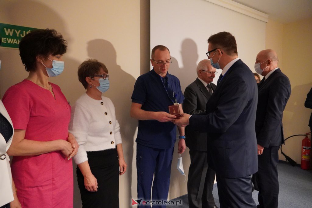 Uroczyste otwarcie Pododdziału Chirurgii Naczyniowej w szpitalu w Ostrołęce [16.12.2021] - zdjęcie #93 - eOstroleka.pl