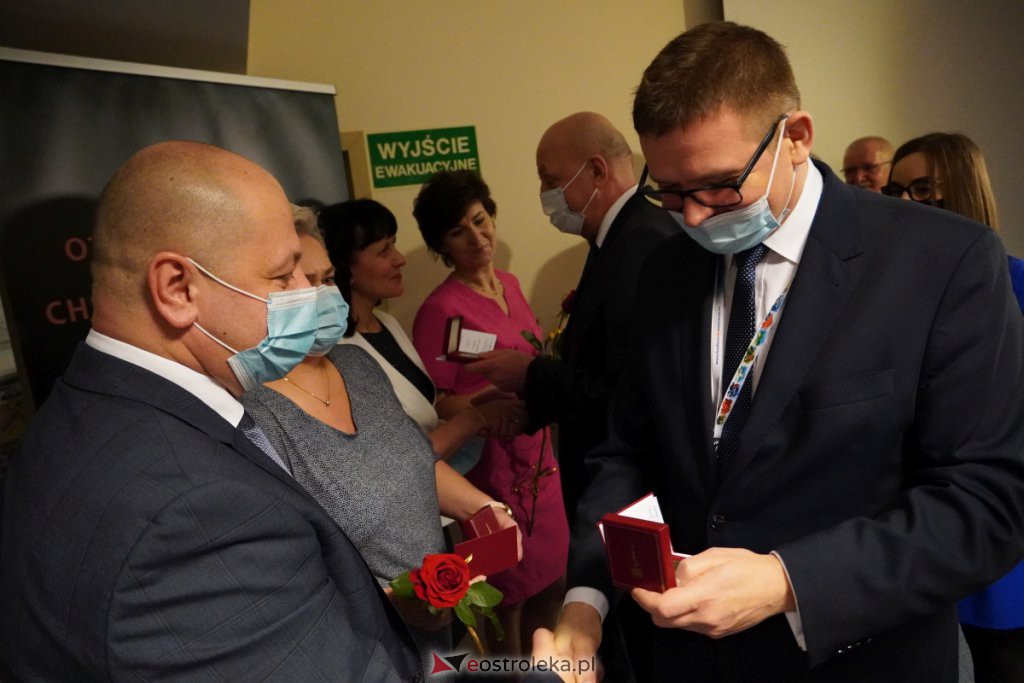 Uroczyste otwarcie Pododdziału Chirurgii Naczyniowej w szpitalu w Ostrołęce [16.12.2021] - zdjęcie #97 - eOstroleka.pl