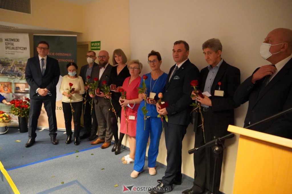 Uroczyste otwarcie Pododdziału Chirurgii Naczyniowej w szpitalu w Ostrołęce [16.12.2021] - zdjęcie #108 - eOstroleka.pl