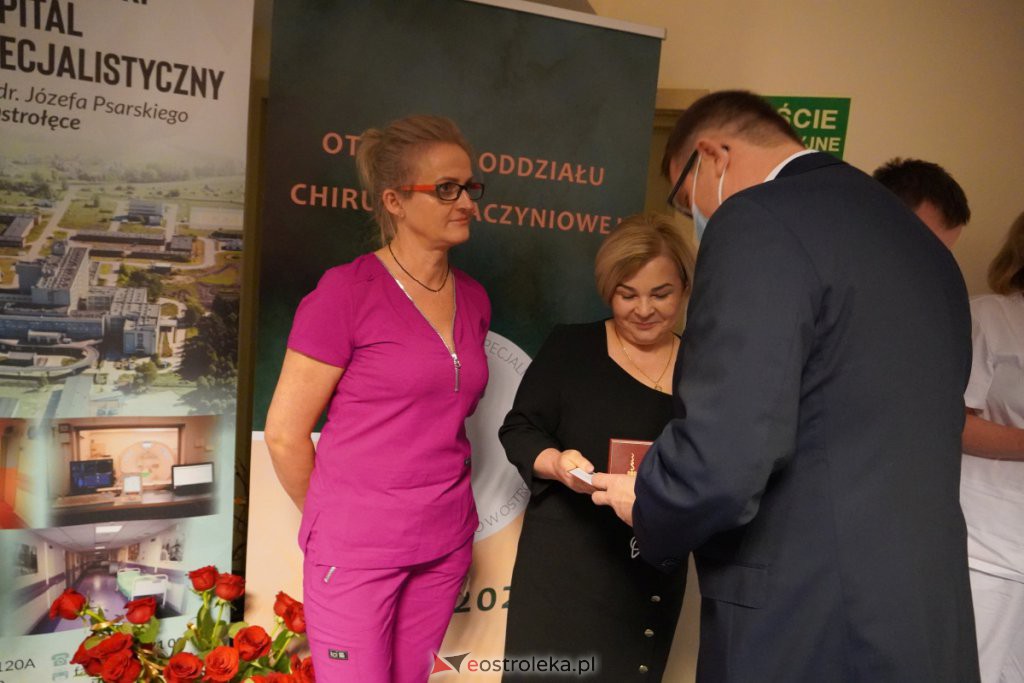 Uroczyste otwarcie Pododdziału Chirurgii Naczyniowej w szpitalu w Ostrołęce [16.12.2021] - zdjęcie #114 - eOstroleka.pl