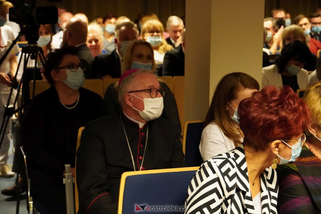Uroczyste otwarcie Pododdziału Chirurgii Naczyniowej w szpitalu w Ostrołęce [16.12.2021] - zdjęcie #45 - eOstroleka.pl