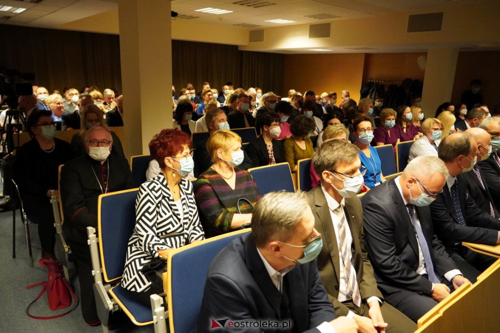 Uroczyste otwarcie Pododdziału Chirurgii Naczyniowej w szpitalu w Ostrołęce [16.12.2021] - zdjęcie #44 - eOstroleka.pl
