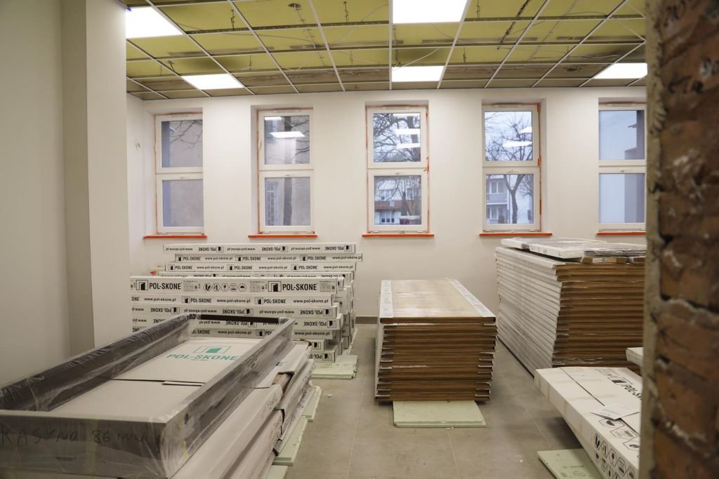 Fotoralacja z placu budowy Centrum Aktywności Seniorów [17.12.2021] - zdjęcie #28 - eOstroleka.pl
