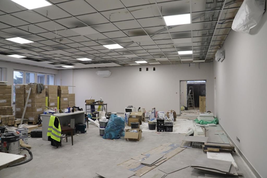 Fotoralacja z placu budowy Centrum Aktywności Seniorów [17.12.2021] - zdjęcie #25 - eOstroleka.pl