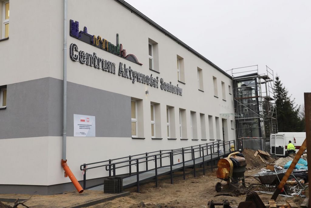 Fotoralacja z placu budowy Centrum Aktywności Seniorów [17.12.2021] - zdjęcie #6 - eOstroleka.pl