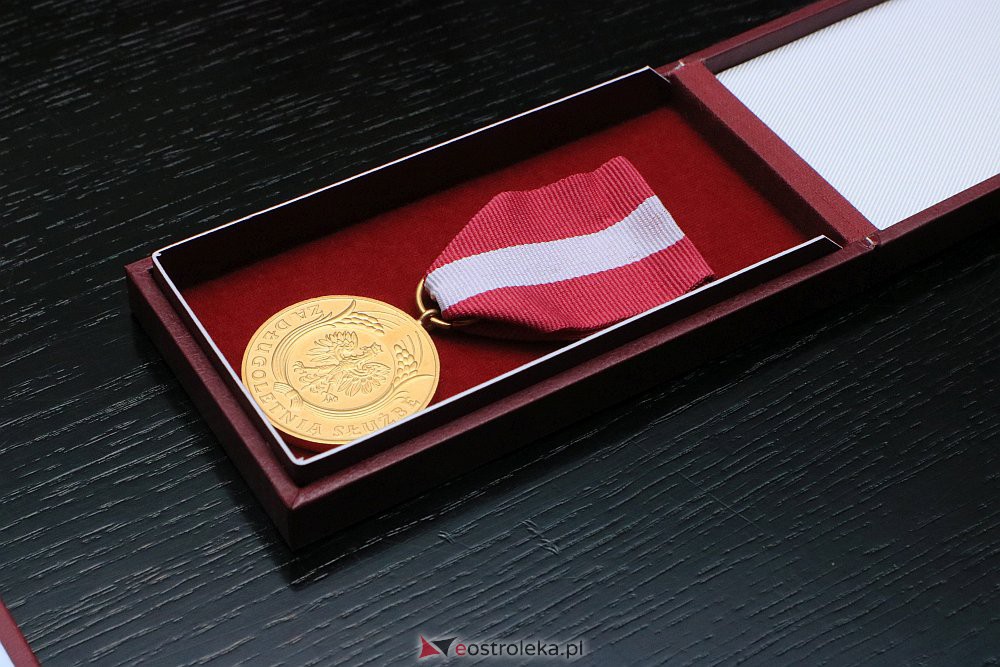 Weterani branży transportowej z Ostrołęki nagrodzeni medalami „Za długoletnią służbę” [17.12.2021] - zdjęcie #6 - eOstroleka.pl