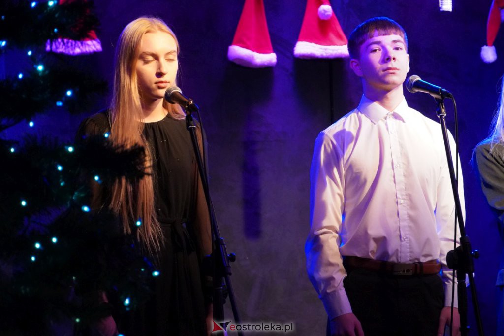 W Świątecznym Nastroju - koncert kolęd w klubie Oczko - zdjęcie #6 - eOstroleka.pl