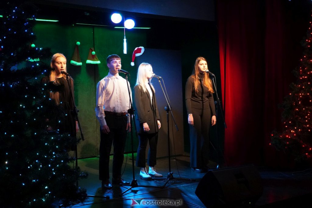 W Świątecznym Nastroju - koncert kolęd w klubie Oczko - zdjęcie #13 - eOstroleka.pl